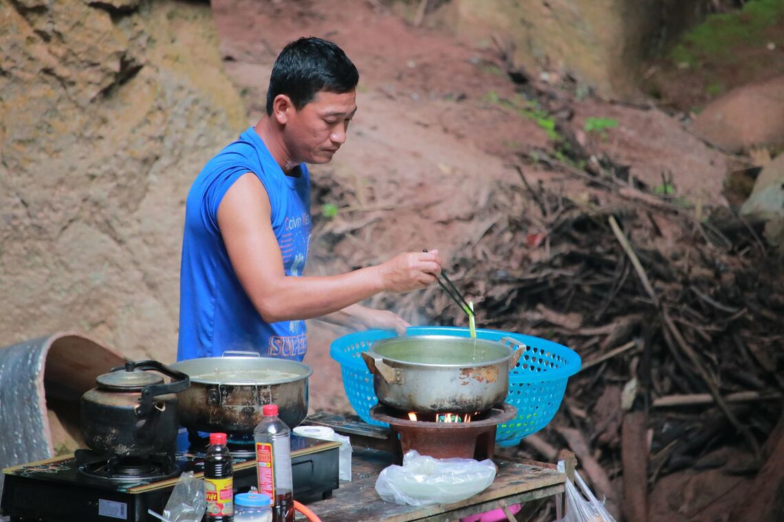Tour như đem luôn cả cái nhà hàng vào hang