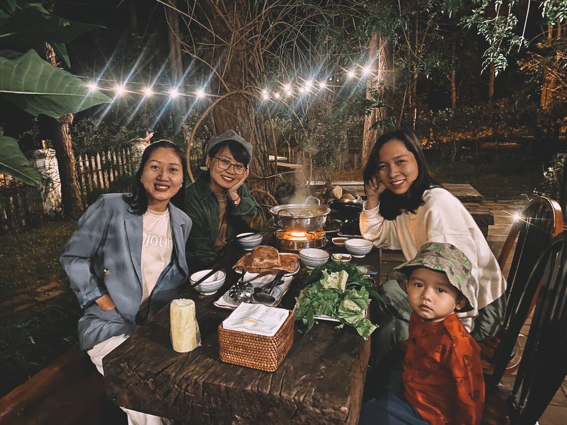 Bữa tối siêu chill trong vườn :)