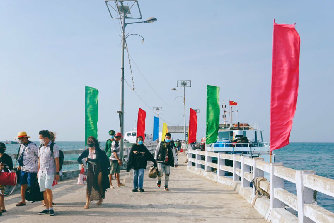 Bến Cảng khi cập bến ở Hòn Sơn