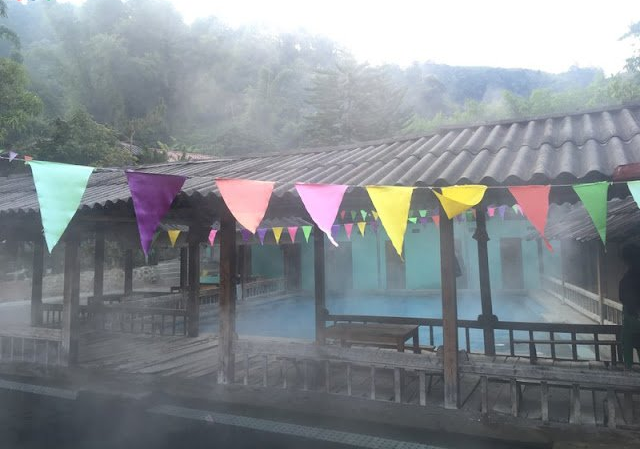 Suối khoáng nóng (Ảnh: fb. Lê Mạnh)