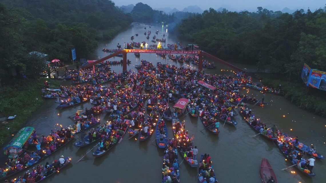 Ngày lễ hội-FB. Chùa Hương