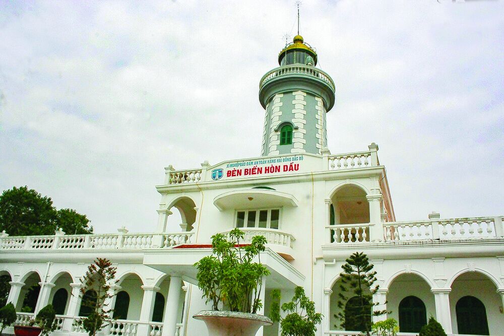 Hải đăng Hòn Dấu-Ảnh: internet.