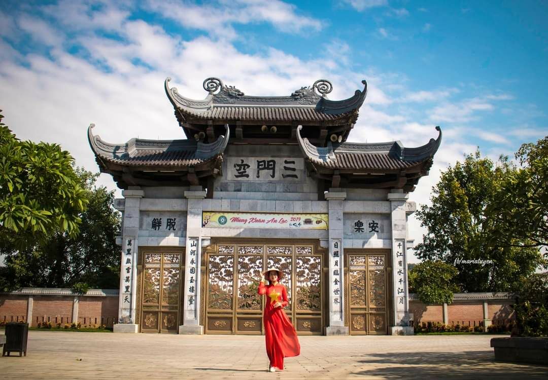 Tam quan ngoại- Fb. Maria Tuyền