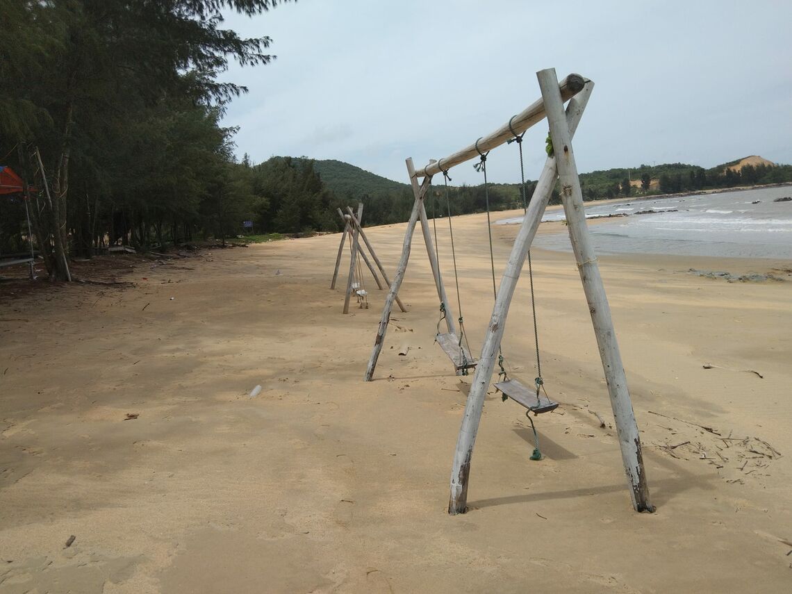 Bãi tắm đảo Cái Chiên (Ảnh: fb. Nguyễn Văn Thịnh)