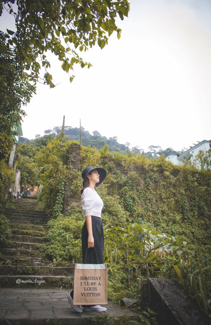 Đường lên Tháp truyền hình-Ảnh:Maria Tuyền