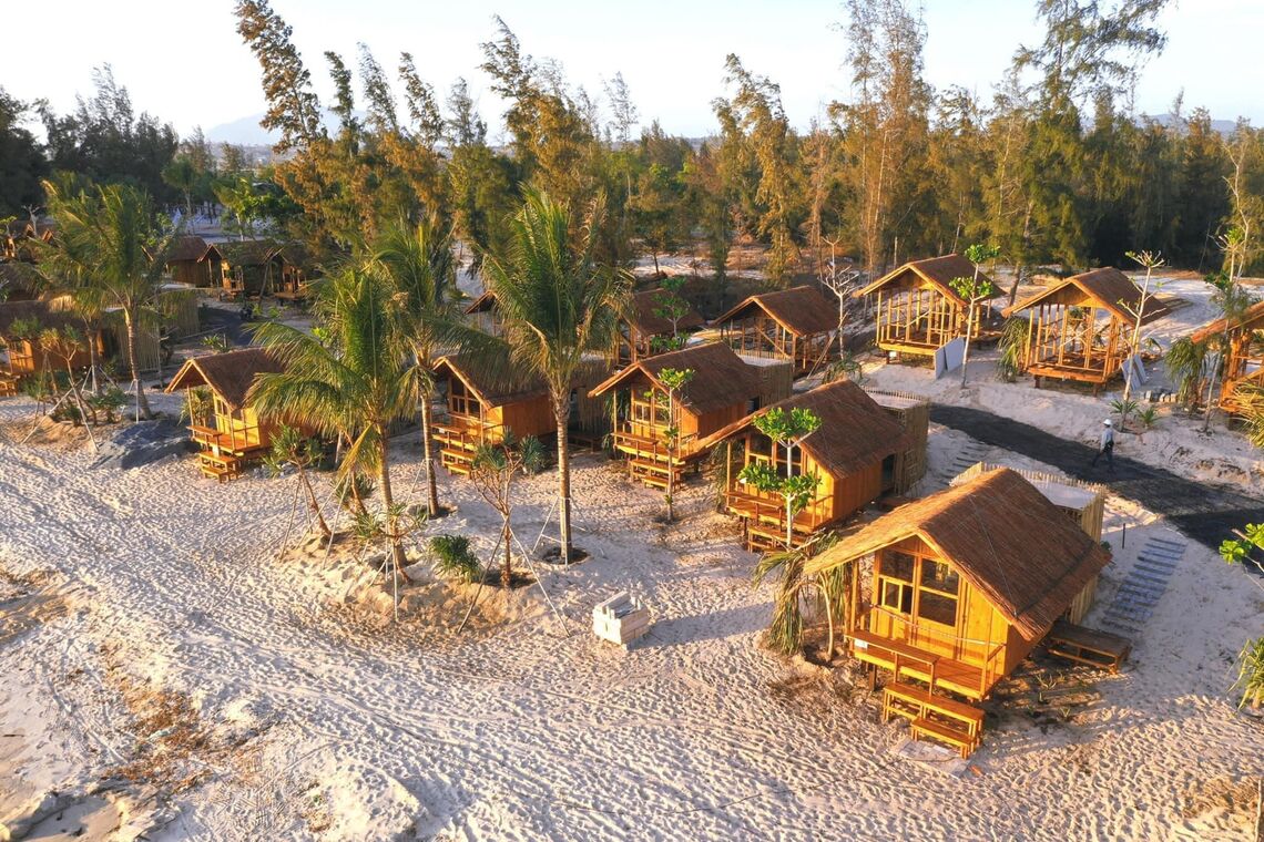 Hola Beach - Beach Club & Eco Glamping Resort. Ảnh: FB@suongbui