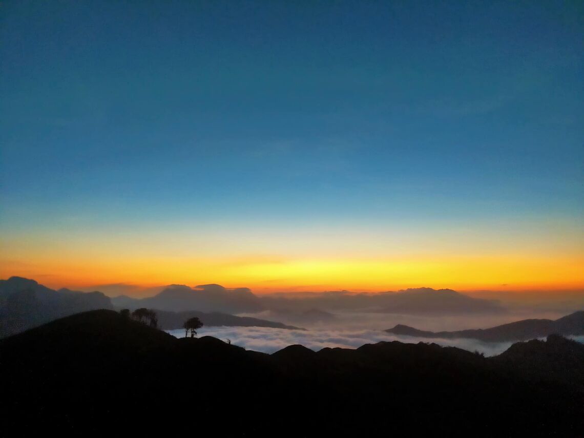 Hoàng hôn nhìn từ lán 2600m (Ảnh: fb. Thu Hà Nguyễn)