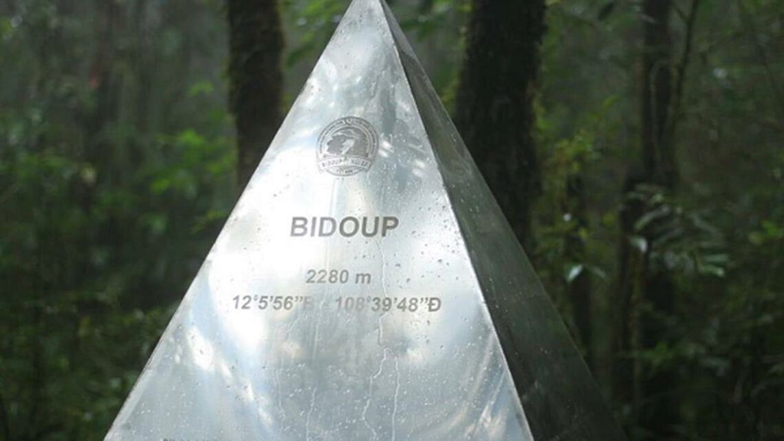 Chóp Bidoup (Ảnh: fb. Tuấn KG Backpacking Trips)